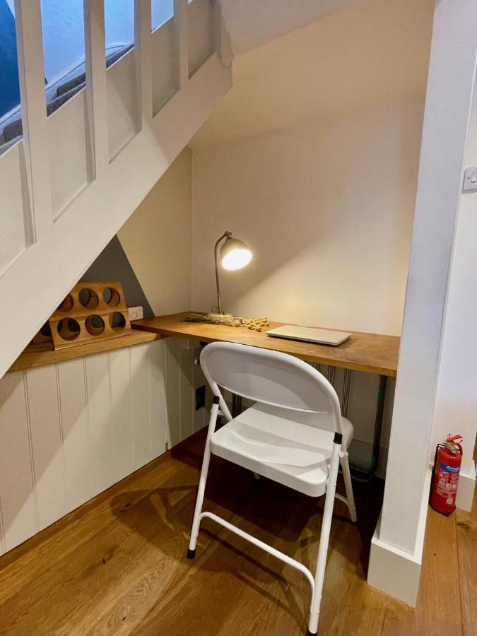 Stylish 2-Bedroom Townhouse Next To Brighton Station Экстерьер фото